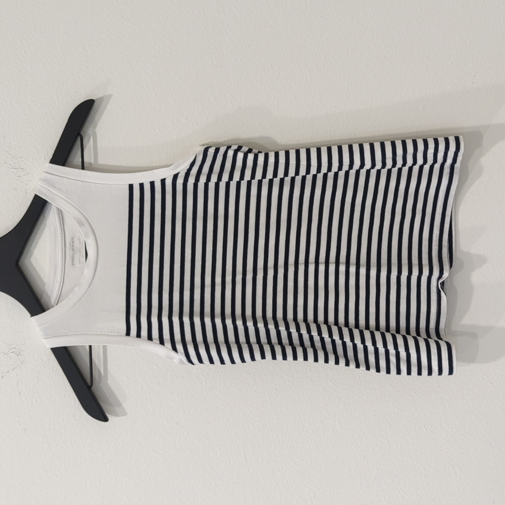 Striped tanks sz small